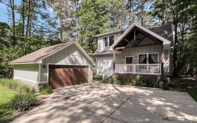 Building Photo - 70 Green Tree Dr