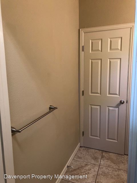 Building Photo - 4 br, 2.5 bath House - 1107 Norman St. #105