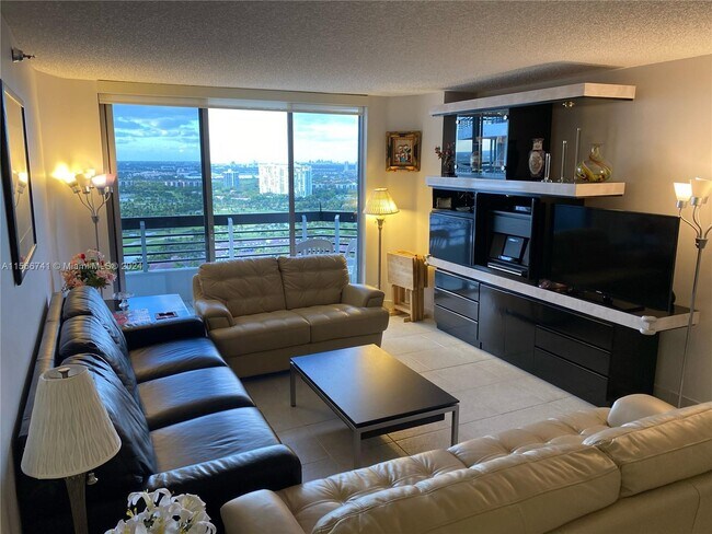 Foto del edificio - 3530 Mystic Pointe Dr