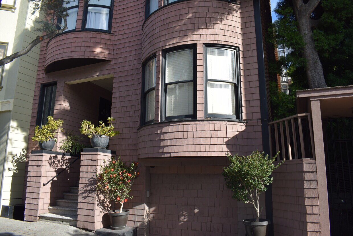 Outside Front - 2550 Polk St