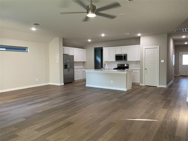 Building Photo - 521 Whispering Winds Trl