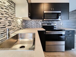 Building Photo - 1418 Vermont St