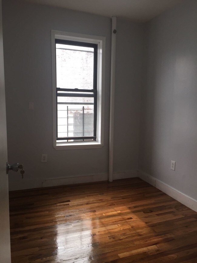 Building Photo - 1077 New York Ave