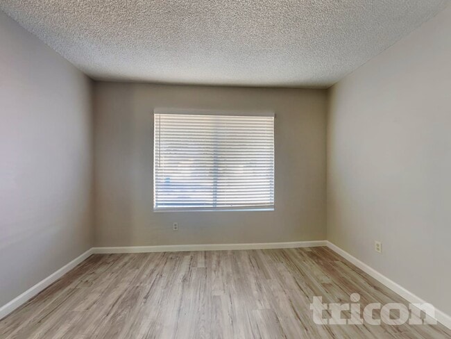 Building Photo - 748 La Cruz Ln