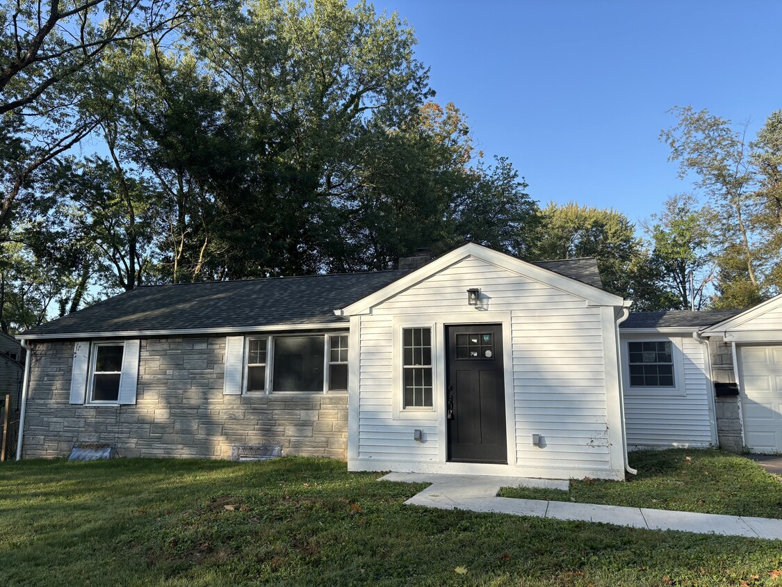 Primary Photo - 1043 Thrush Ln
