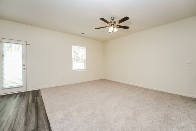 Foto del edificio - 7403 Cranleigh St