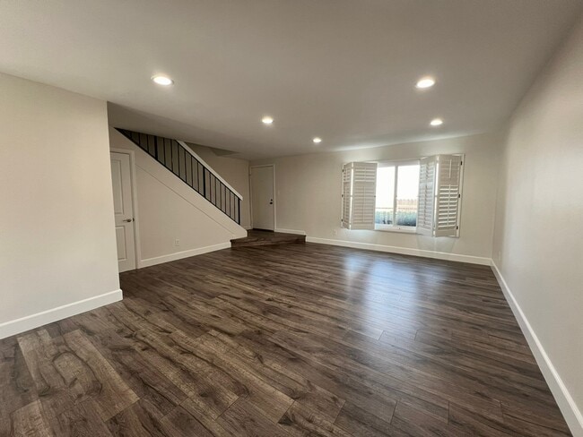 Building Photo - 28604 Friarstone Ct