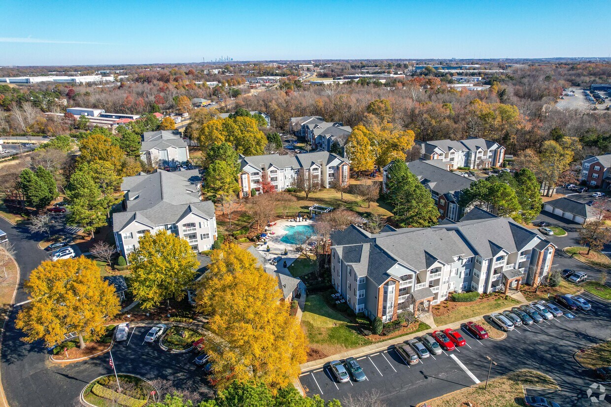 Primary Photo - Avana Creekside