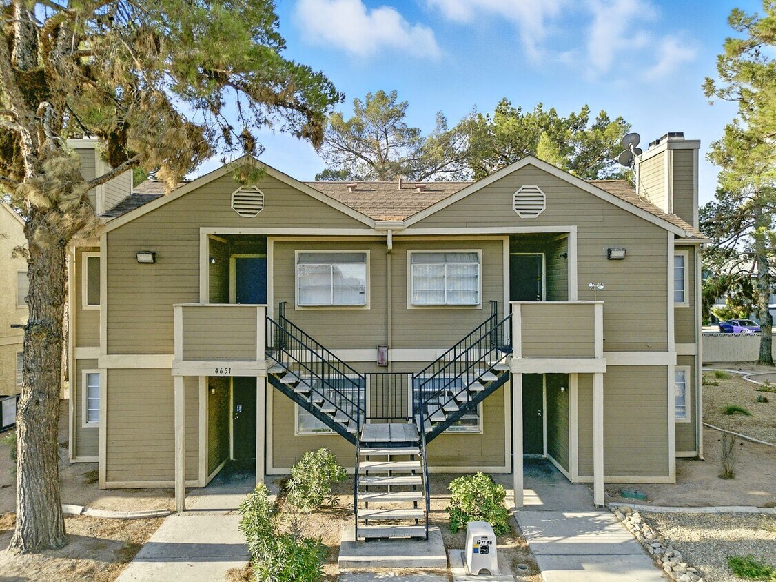 Primary Photo - First floor 2-Bedroom, 1-Bath with Firepla...