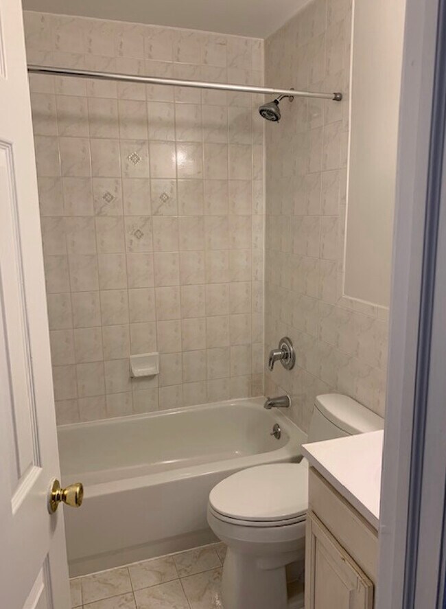 Foto del edificio - 1171 Edison Ave