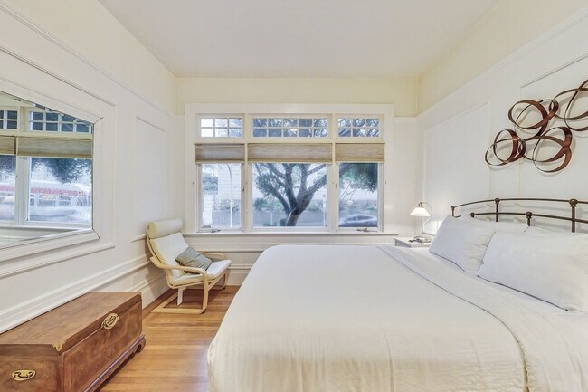 Foto del edificio - 2474 Washington St