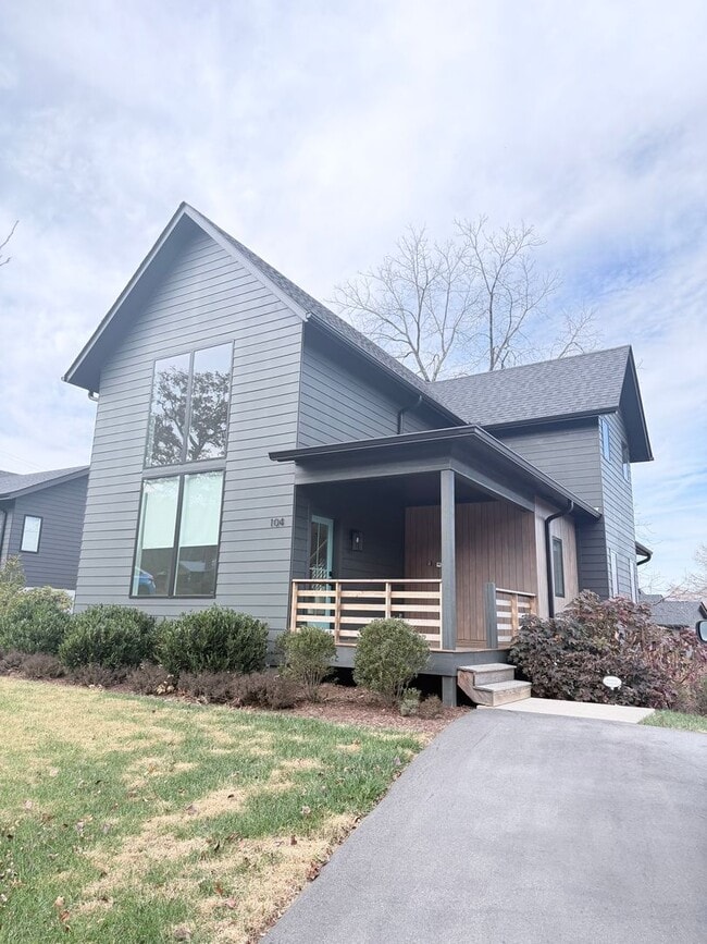 Building Photo - 104 Timberview Dr