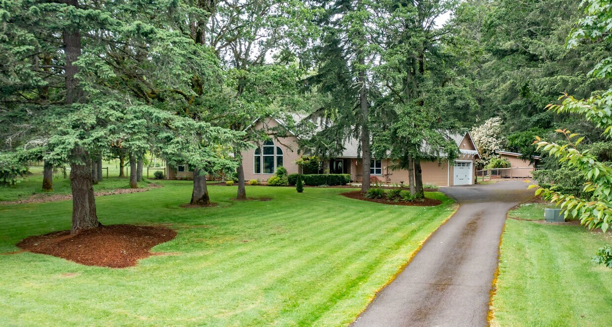 Foto principal - Must See in Bartel’s Canyon View Estates!