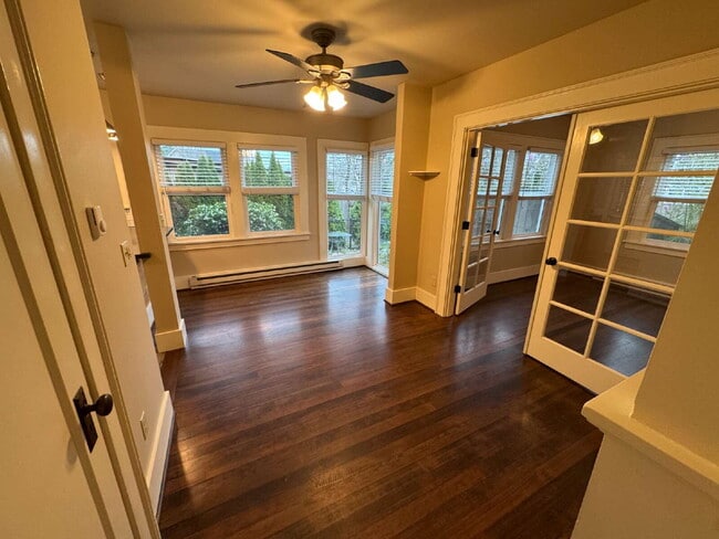 Building Photo - 1 Bedroom SW Portland / Large Backyard / Easy Access to OHSU and Downtown