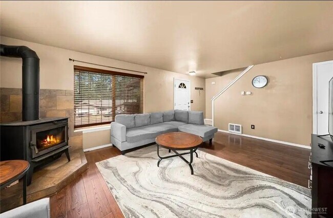 Foto del edificio - 7923 Incline Ct SE