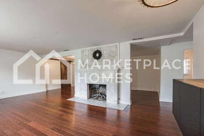 Building Photo - 307 N Schoenbeck Rd
