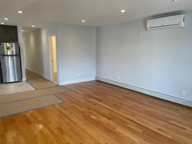 Foto del edificio - 1750 72nd St
