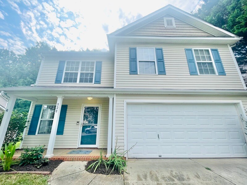 Foto principal - 528 River View Dr