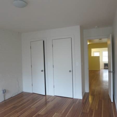 Building Photo - 205 18th St