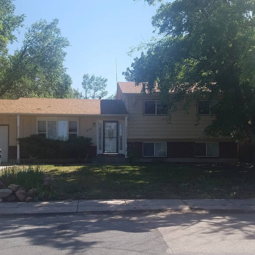 4715 El Camino Dr, Colorado Springs, CO 80918 House Rental in