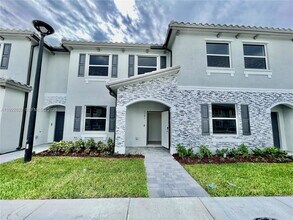 Building Photo - 1141 SE 2nd St