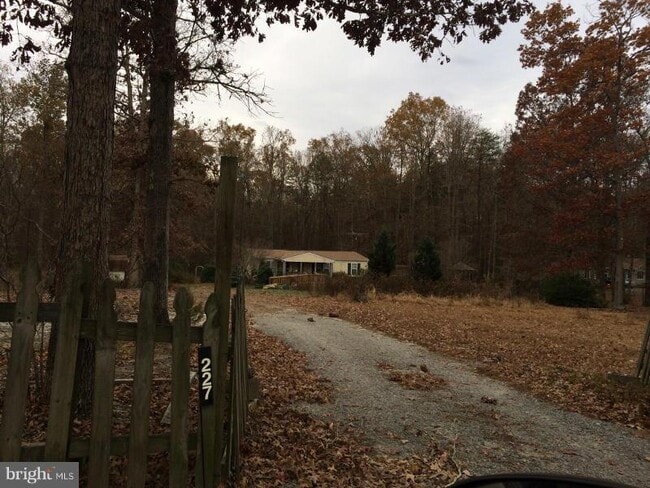 Building Photo - 227 Carsons Corner