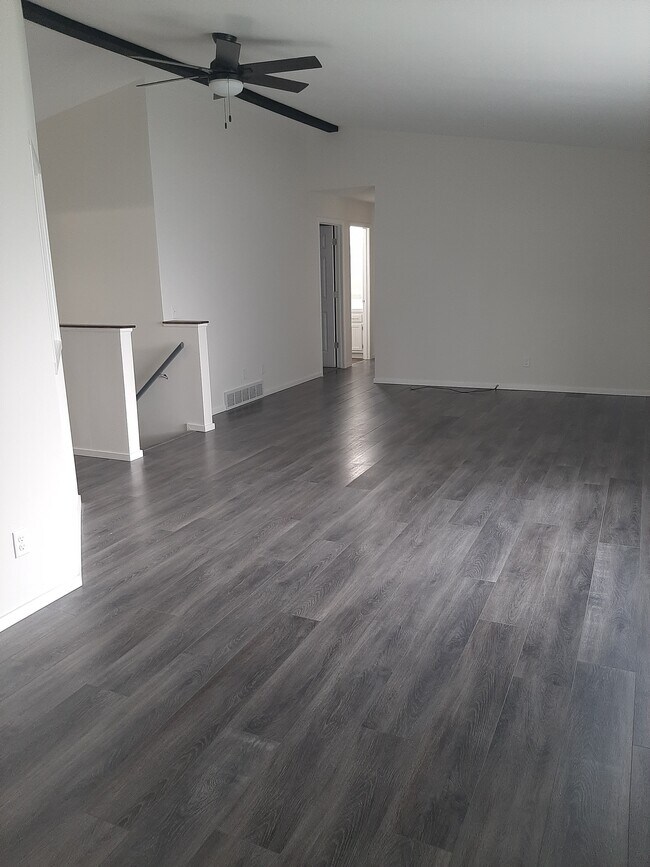 Foto del edificio - 1335 Oak St