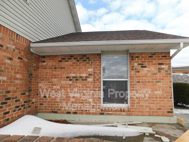 Foto del edificio - 3648 Davis Stuart Rd