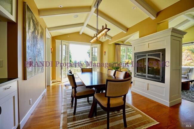 Foto del edificio - 422 Live Oak Dr