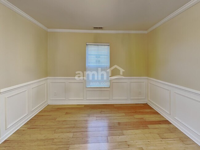 Building Photo - 1001 Collington Dr