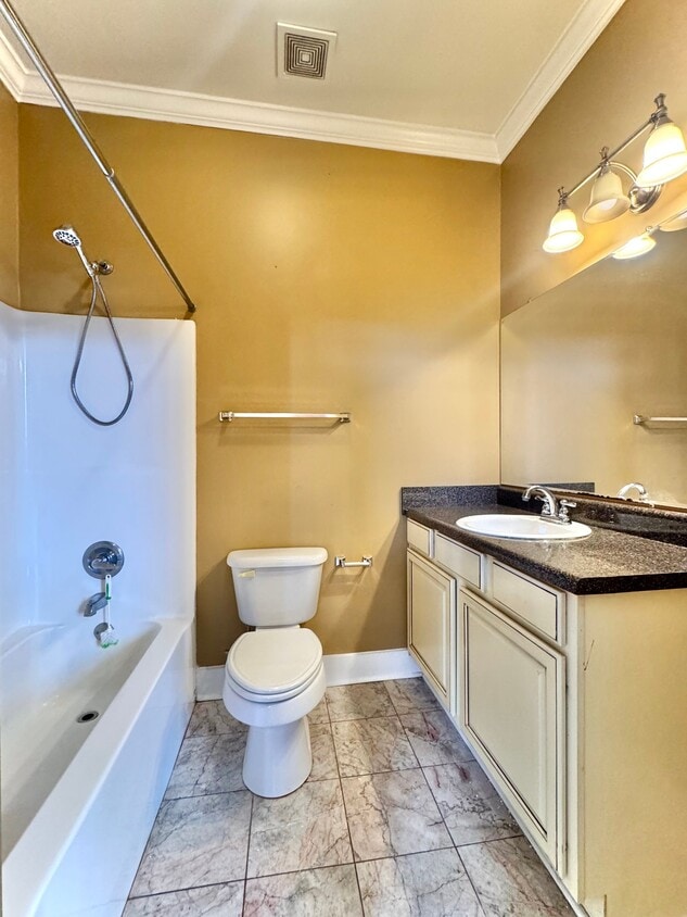 Building Photo - 519 Main St