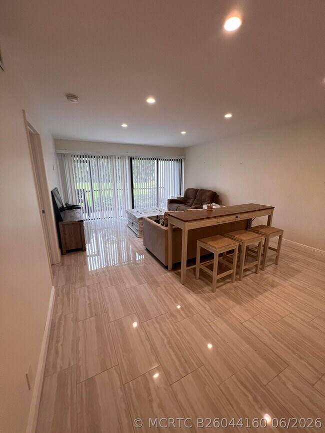 Foto del edificio - 2500 Presidential Way