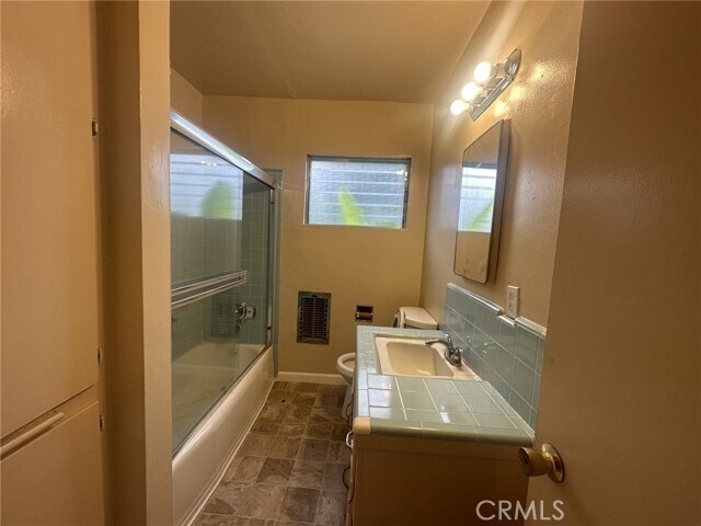 Foto del edificio - 1050 College View Dr