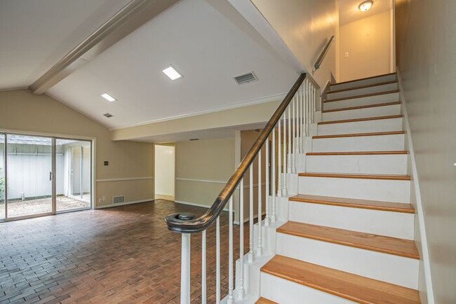 Foto del edificio - 3 Bed 2 Bath Duplex, Tyler TX! Being Made ...