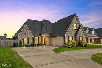 Building Photo - 138 Sitka Lp