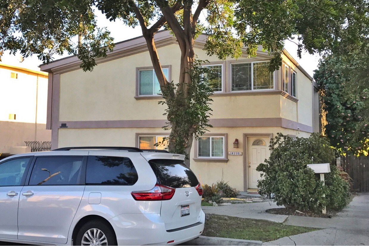 18330 Amie Ave, Torrance, CA 90504 Condo for Rent in Torrance, CA