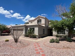 Building Photo - 4446 E Graythorn St