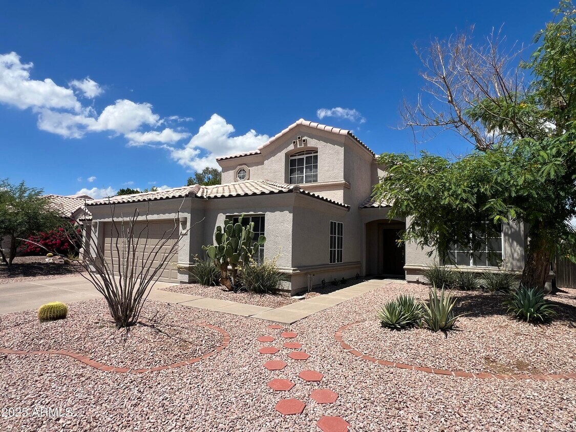Primary Photo - 4446 E Graythorn St