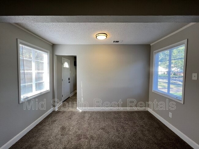 Building Photo - 1581 Rebecca St