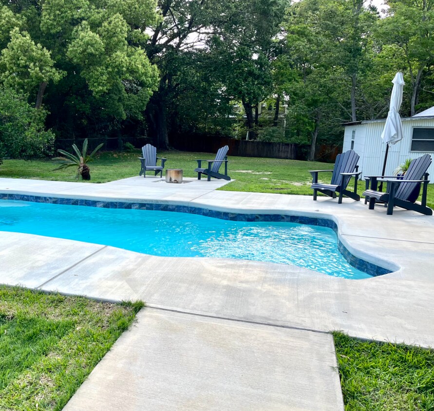Foto principal - 1101 W Cherokee Glen