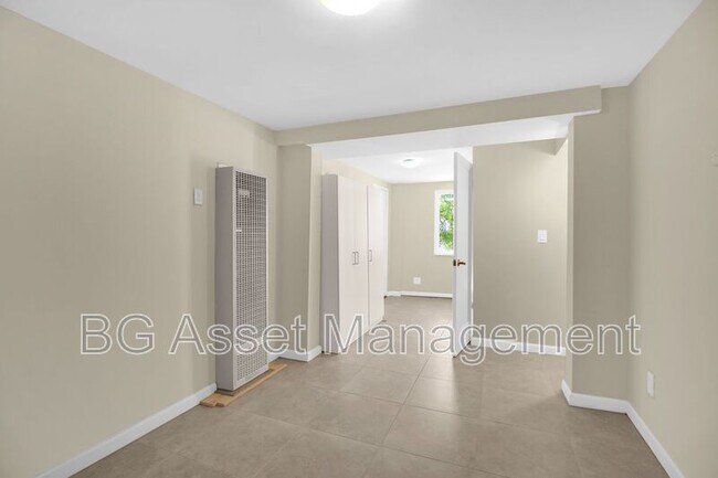 Building Photo - 1723 Bayo Vista