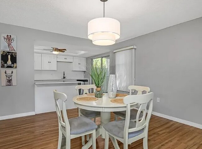 Foto del edificio - 3538 Silver Pine Ct