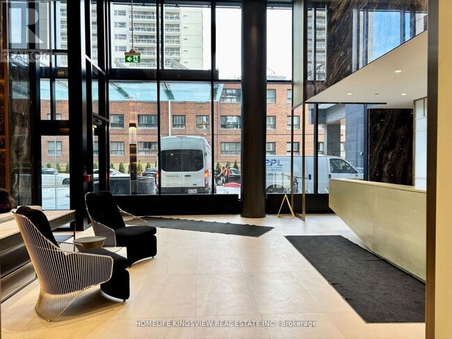 Photo du bâtiment - 127 Broadway Ave