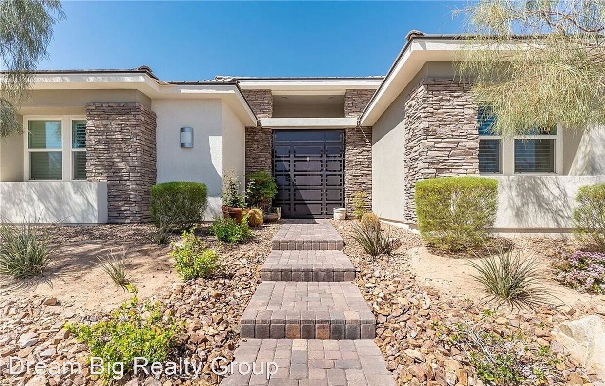 Foto principal - 5 br, 3.5 bath House - 8233 Sweetwater Cre...