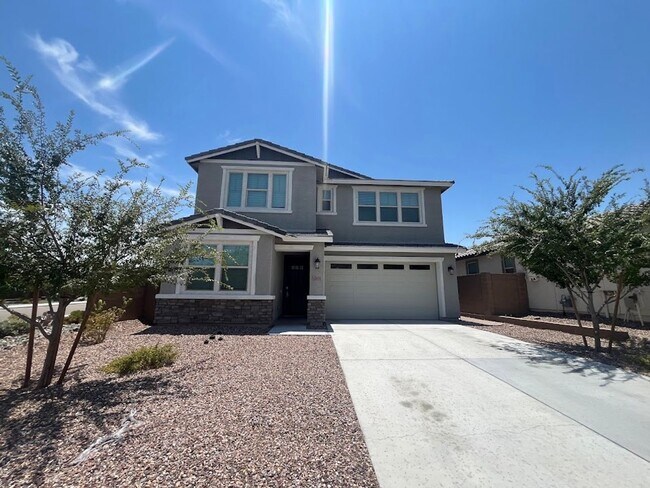 Building Photo - $400 MOVE-IN SPECIAL - 2500 Sq. Ft.!!
