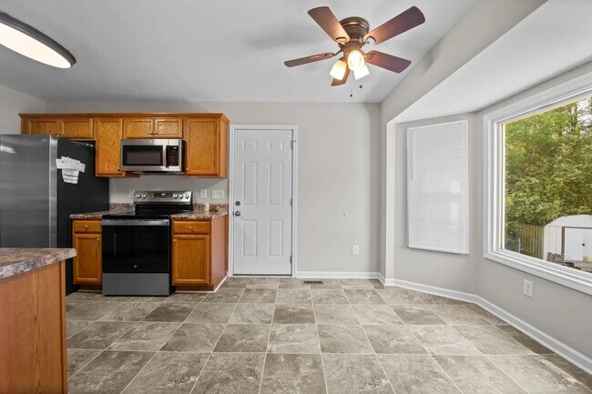 Foto del edificio - 1213 Butterwood Cir