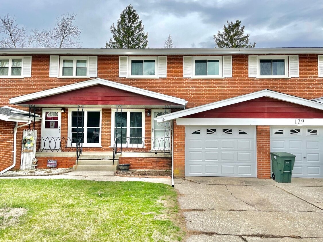 Primary Photo - 131 S Cooper Rd