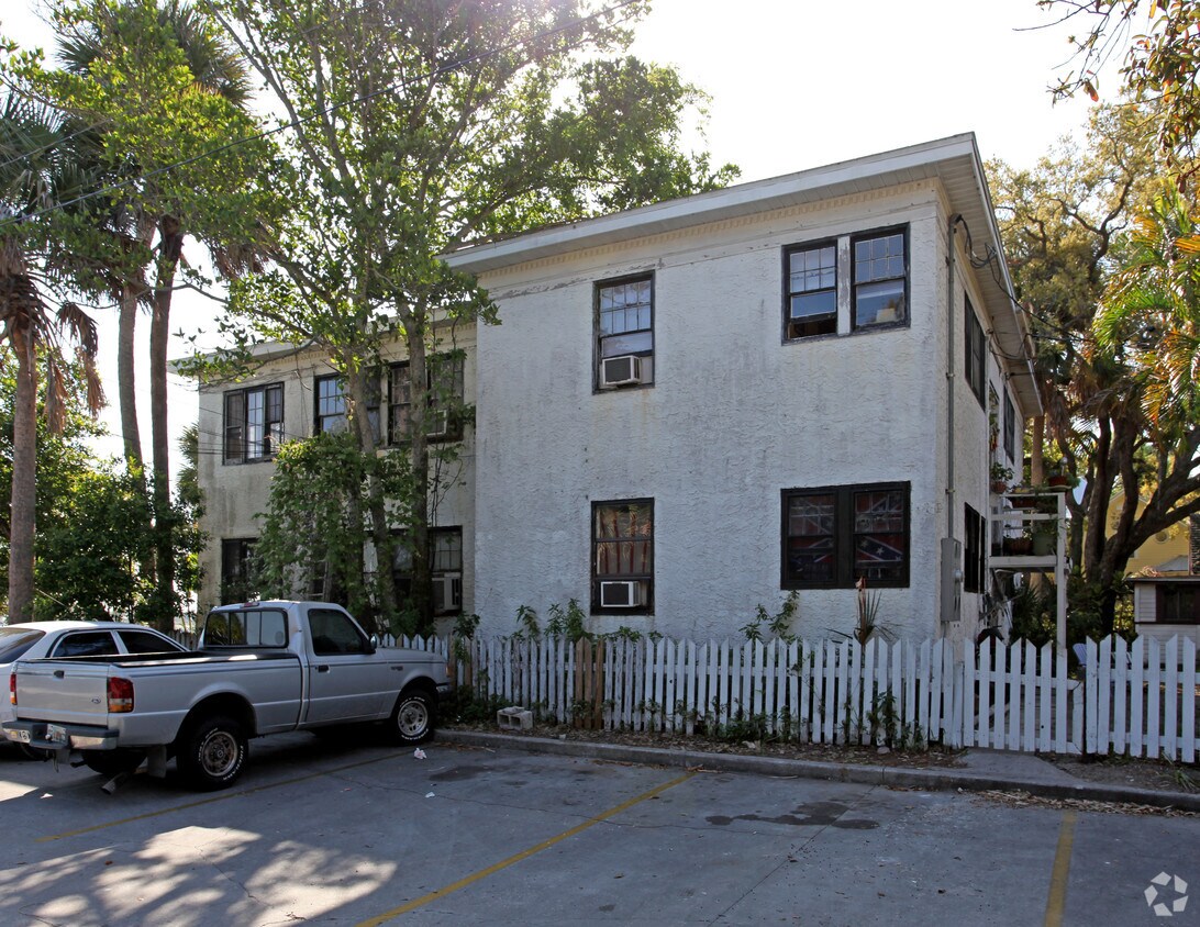 Primary Photo - 1801 Riverview Dr