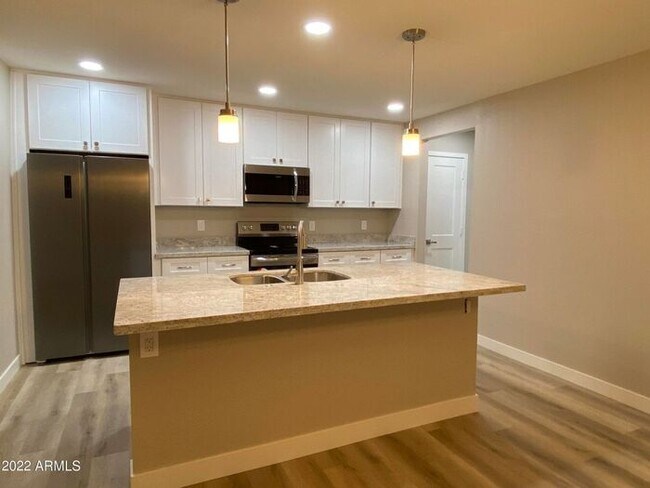 Foto del edificio - 1814 E Randall Dr