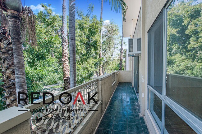Foto del edificio - 7720 Hampton Ave